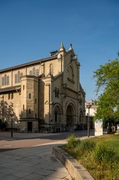 Apse;-Bell-tower;-Church;-Cut-stone;-Historic-monument;-Jules-Astruc;-Kaleidos;-Kaleidos-images;-La-parole-à-limage;-Notre-Dame-du-Travail-church;-Paris;-Parisian-heritage;-Places-of-worship;-Public-square;-Religious-architecture;-Romanesque-style;-Round-arch;-Stories-Pictures;-Tarek-Charara